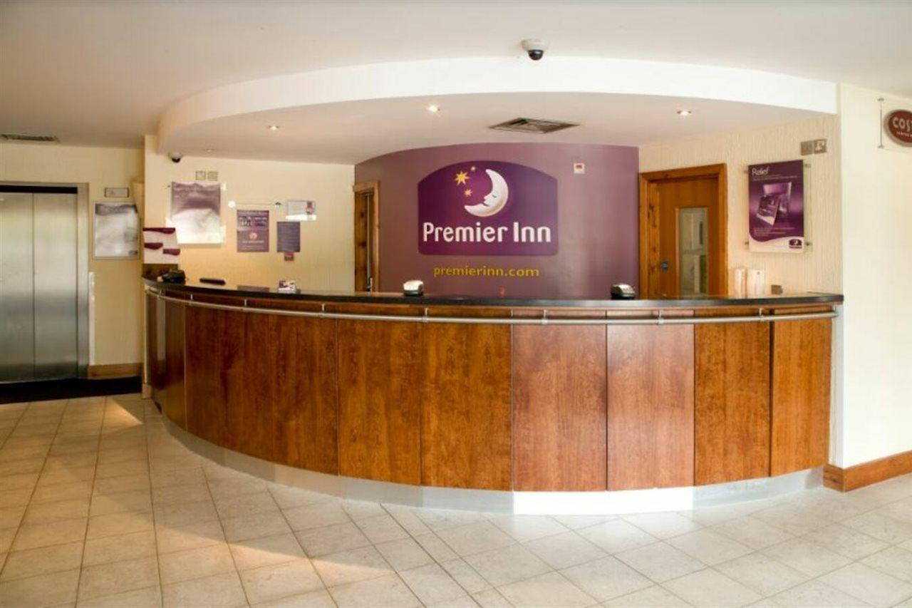 Premier Inn Stevenage Central Exterior foto