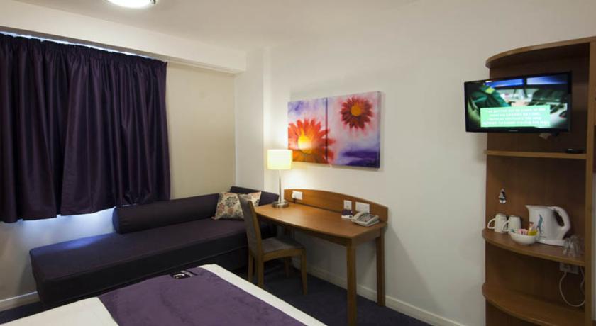 Premier Inn Stevenage Central Exterior foto