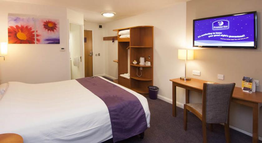 Premier Inn Stevenage Central Exterior foto