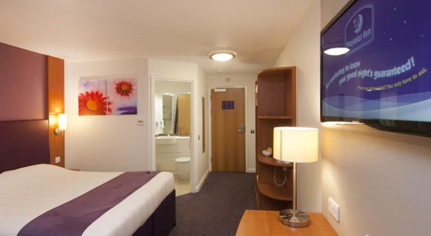 Premier Inn Stevenage Central Exterior foto