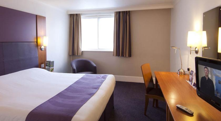 Premier Inn Stevenage Central Exterior foto