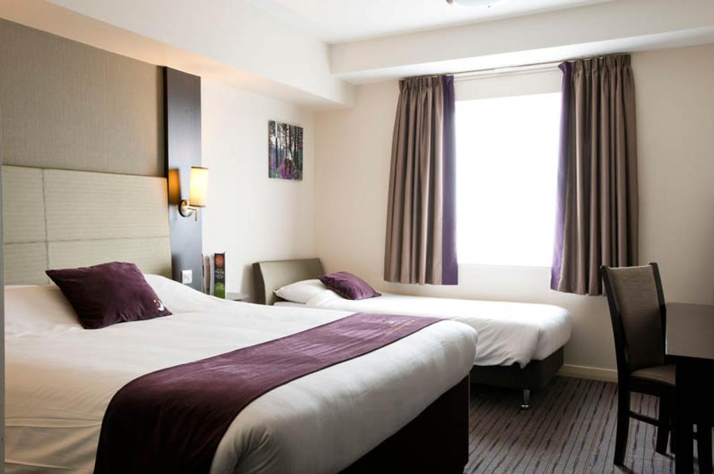 Premier Inn Stevenage Central Exterior foto